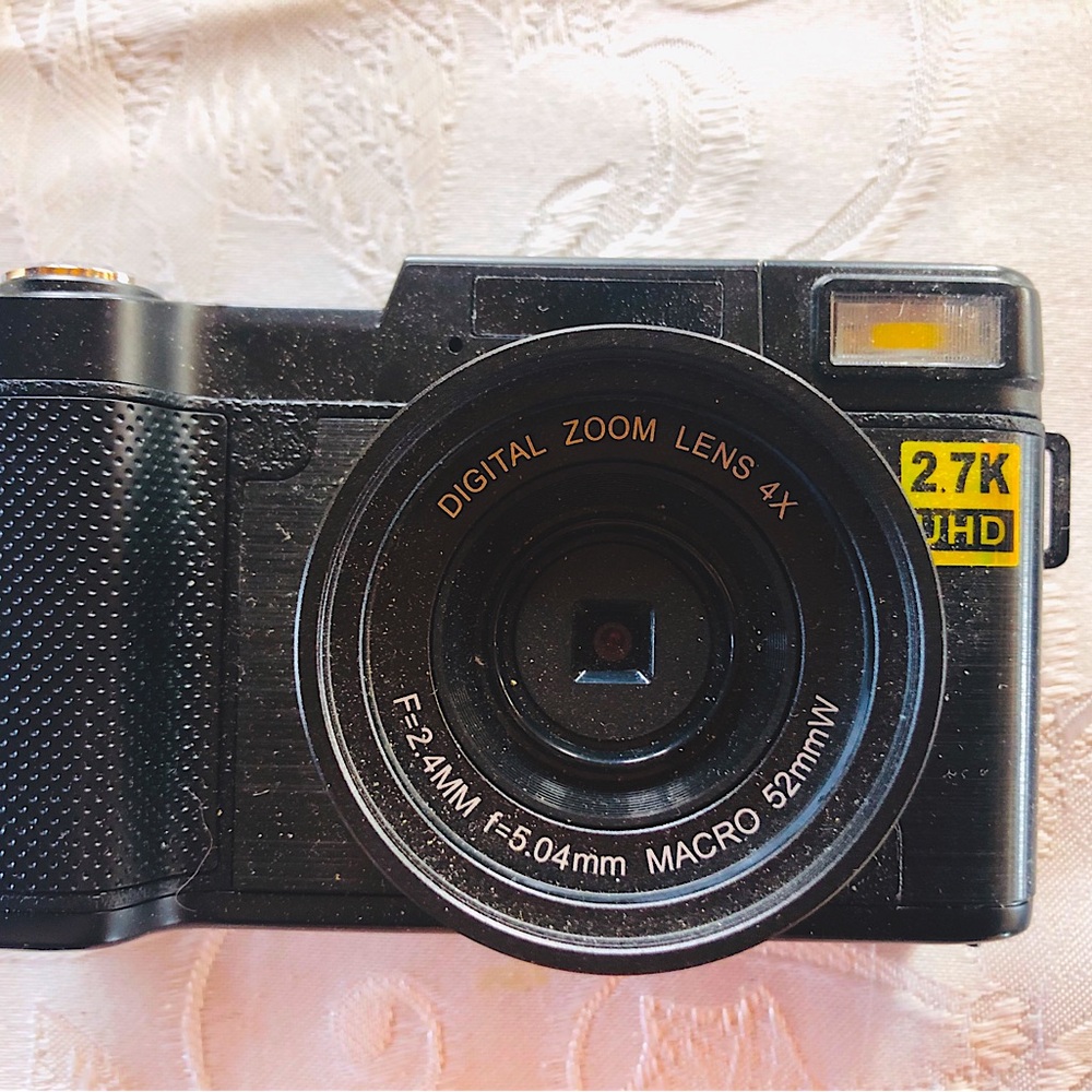 NIB Digital Camera with Macro Lens - Black